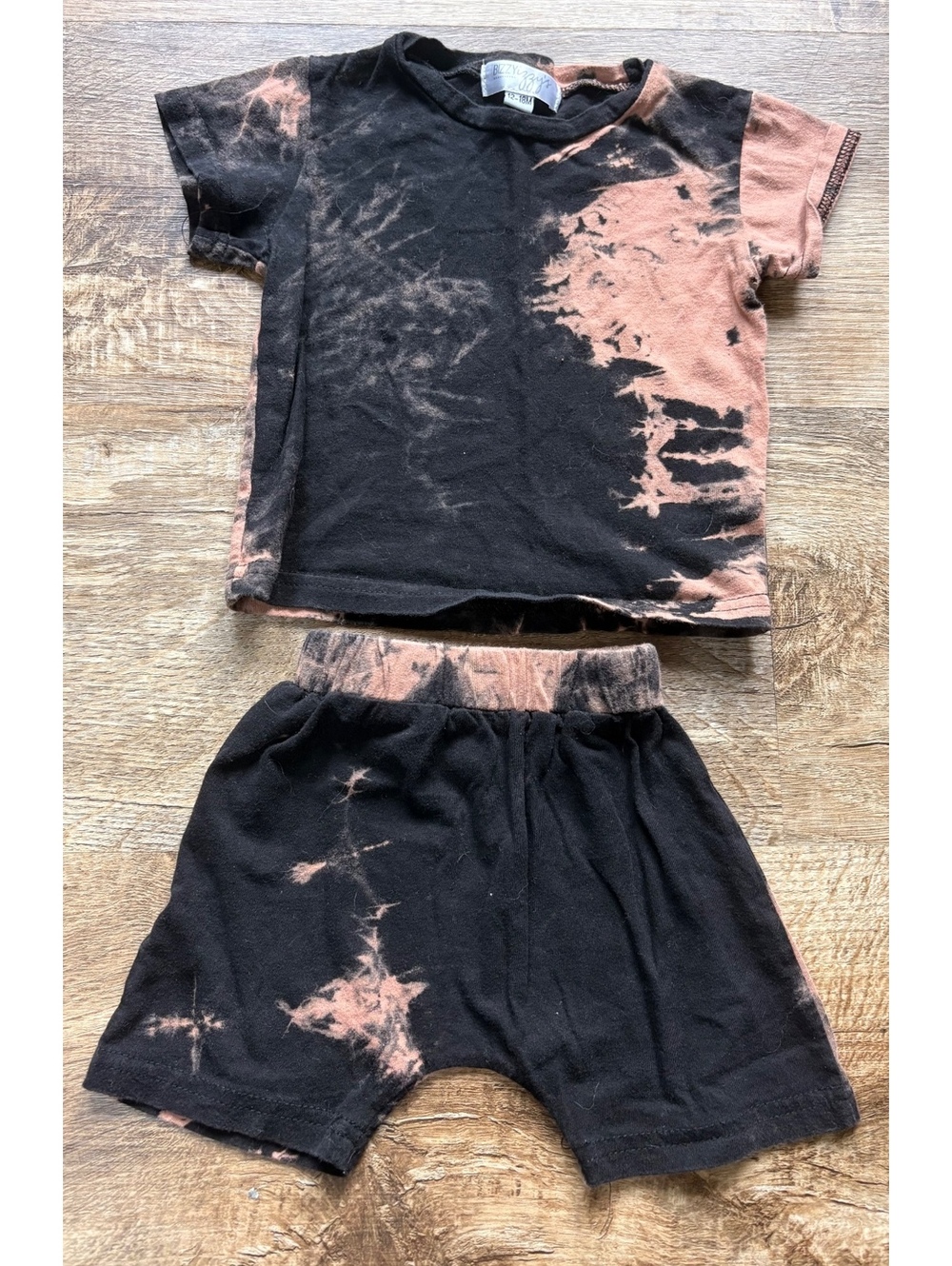 Bizzy Izzy's Baby Tie-Dye Two-Piece Set Black and Orange Size 12-18 Months